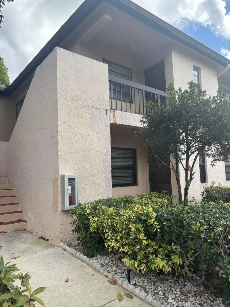 9268 Vista Del Lago Boca Raton FL 33428