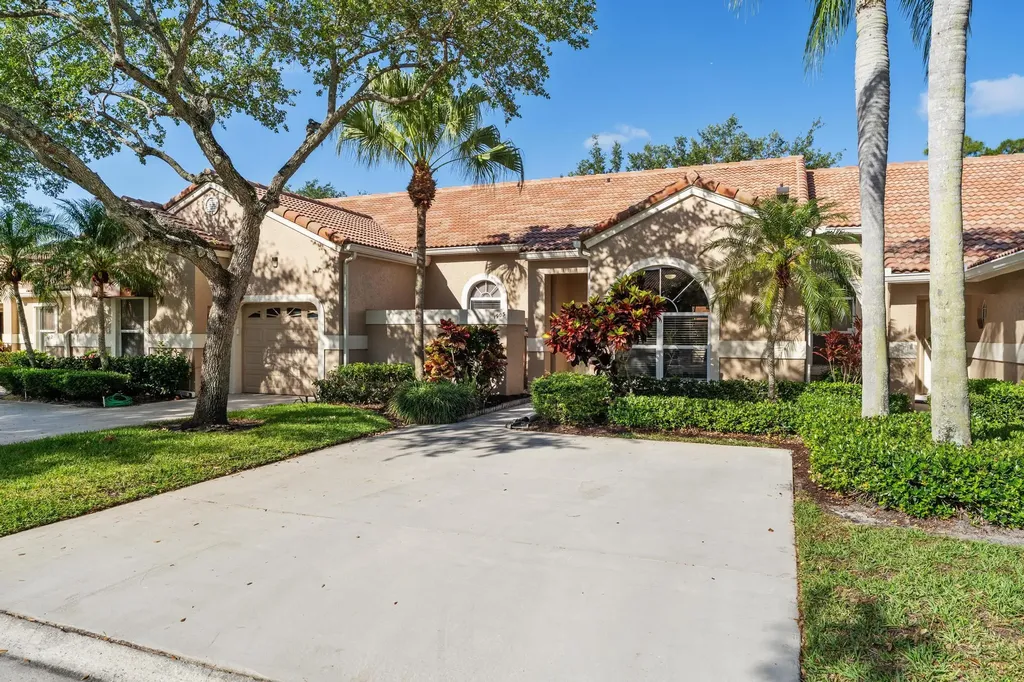1903 Rosewood Way Palm Beach Gardens FL 33418