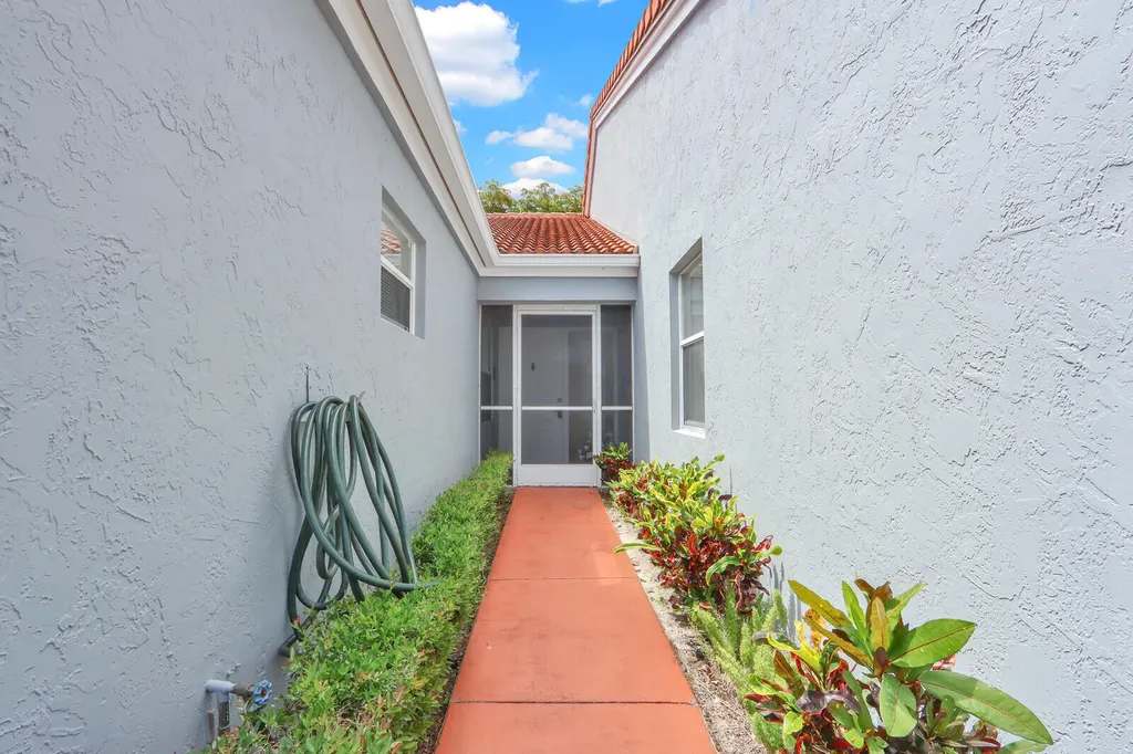 9904 Summerbrook Terrace Boynton Beach FL 33437
