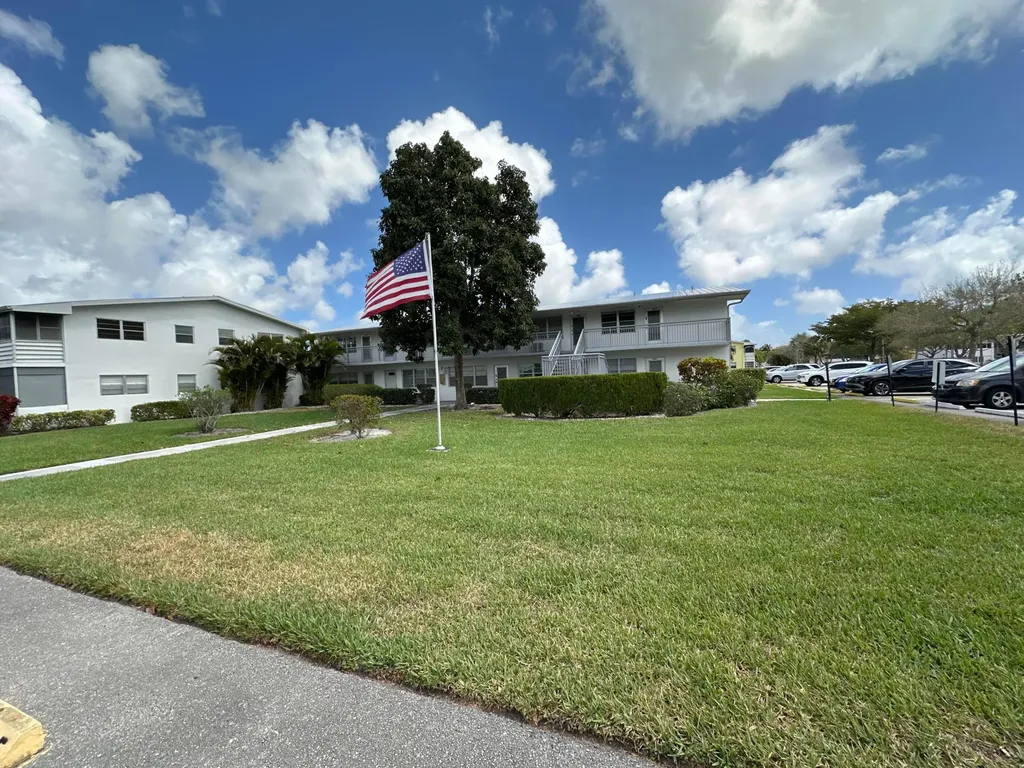 121 Sheffield F West Palm Beach FL 33417