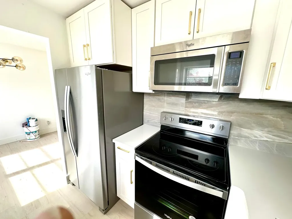 121 Sheffield F West Palm Beach FL 33417