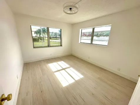 121 Sheffield F West Palm Beach FL 33417