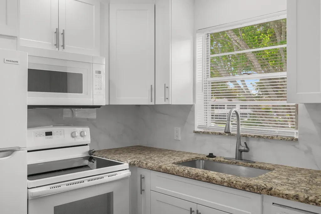 346 Windsor O West Palm Beach FL 33417