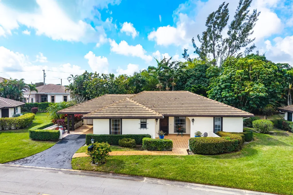 446 Pine Villa Drive Atlantis FL 33462