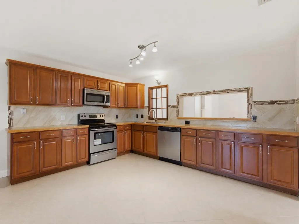 1235 Sussex Street Boynton Beach FL 33436
