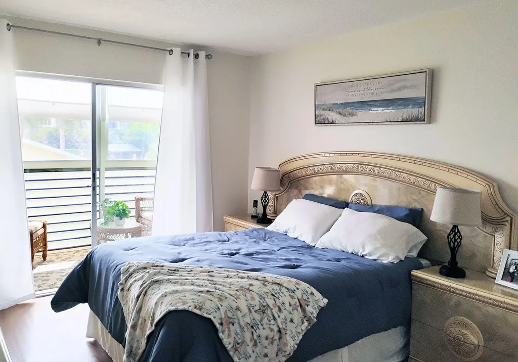 2562 N Garden Drive Lake Worth FL 33461