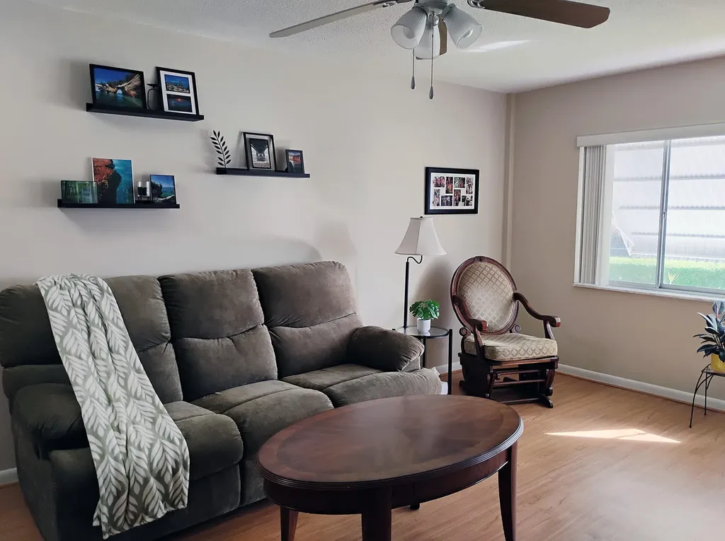 2562 N Garden Drive Lake Worth FL 33461