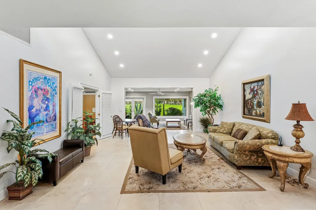 24 Cambridge Drive Boynton Beach FL 33436