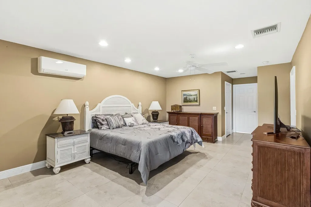 24 Cambridge Drive Boynton Beach FL 33436