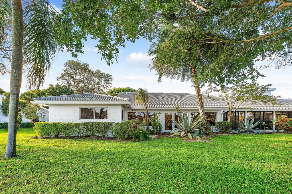 24 Cambridge Drive Boynton Beach FL 33436