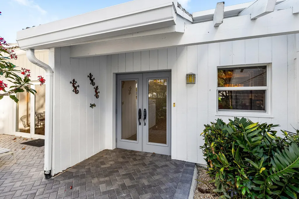 24 Cambridge Drive Boynton Beach FL 33436