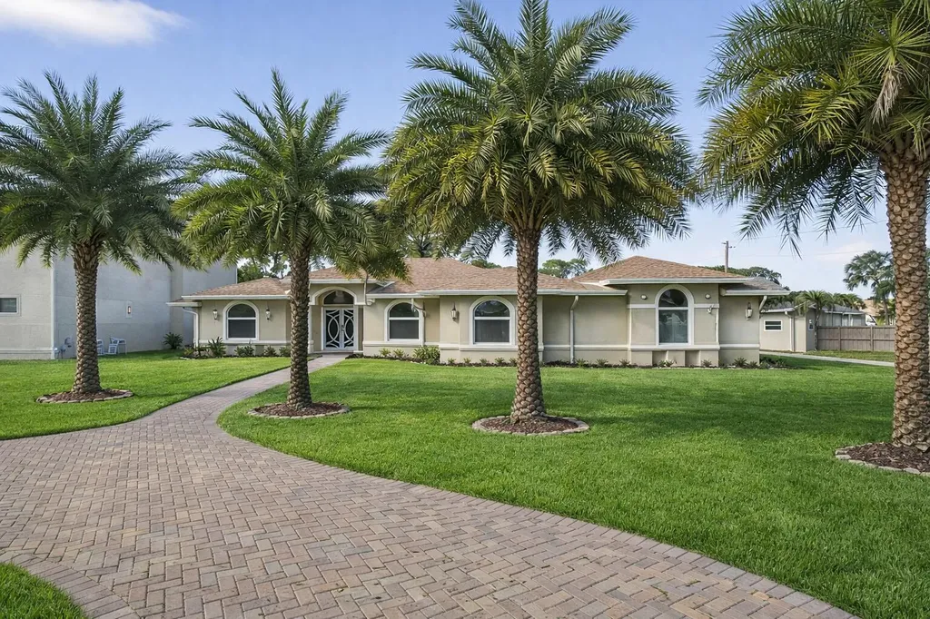 12038 Key Lime Boulevard The Acreage FL 33412