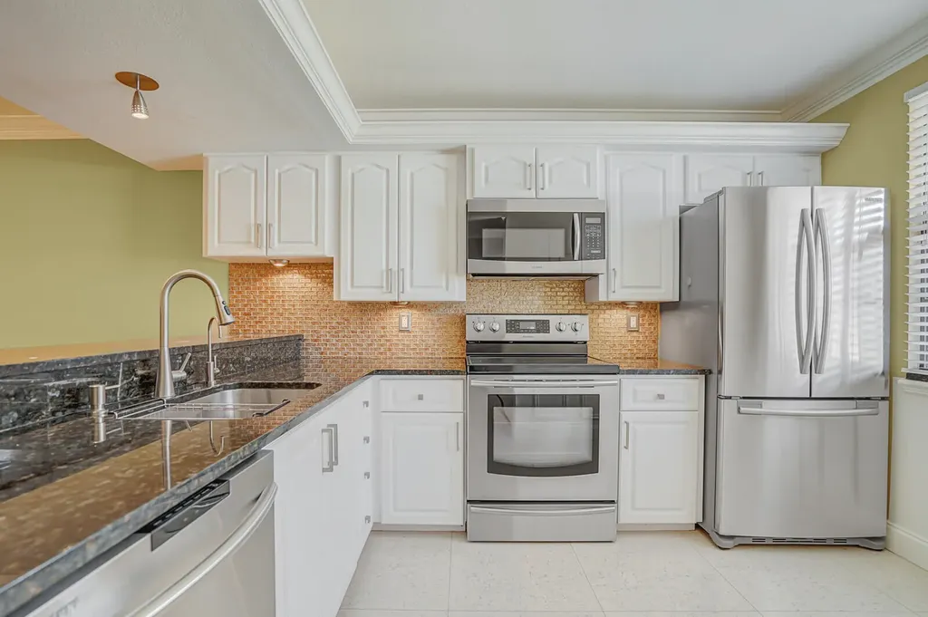 6073 Balboa Circle Boca Raton FL 33433