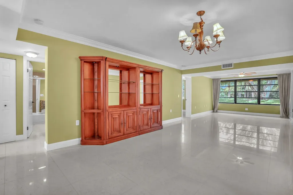6073 Balboa Circle Boca Raton FL 33433