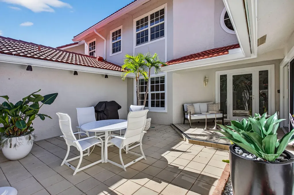 4115 Carriage Drive Pompano Beach FL 33069