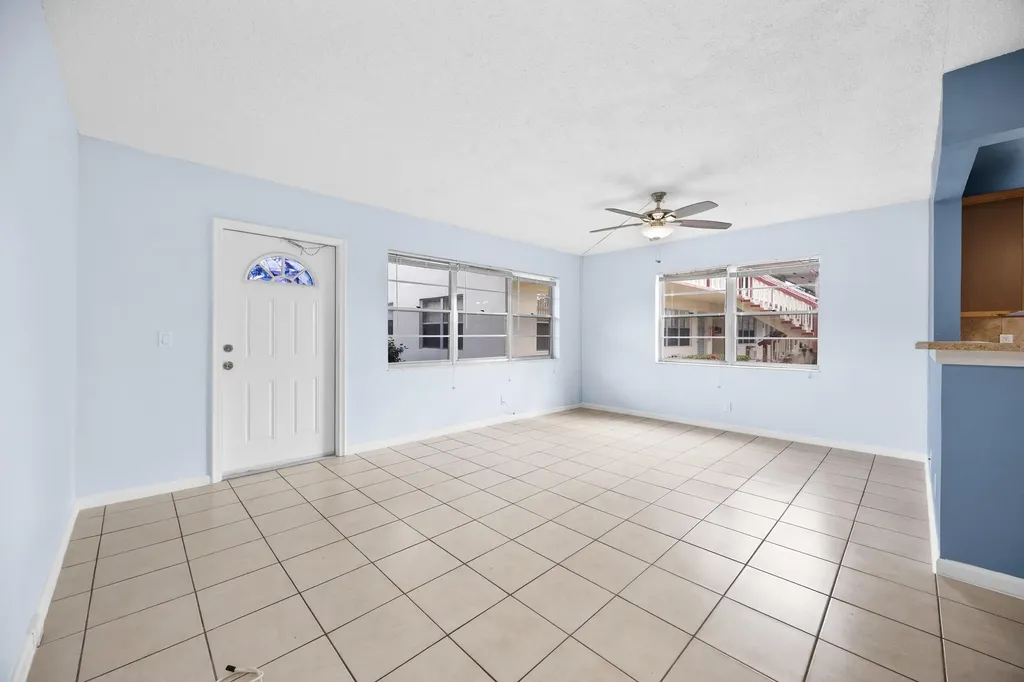 35 Sussex B West Palm Beach FL 33417