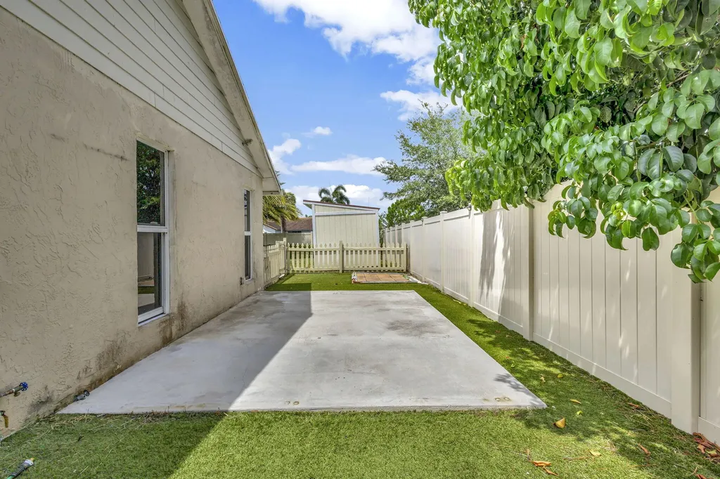 1104 Jackpine Street Wellington FL 33414
