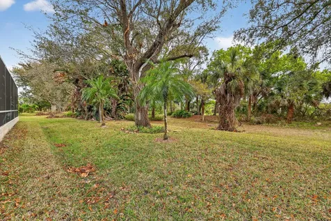 5545 W 1st Square SW Vero Beach FL 32968
