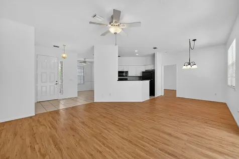 5545 W 1st Square SW Vero Beach FL 32968
