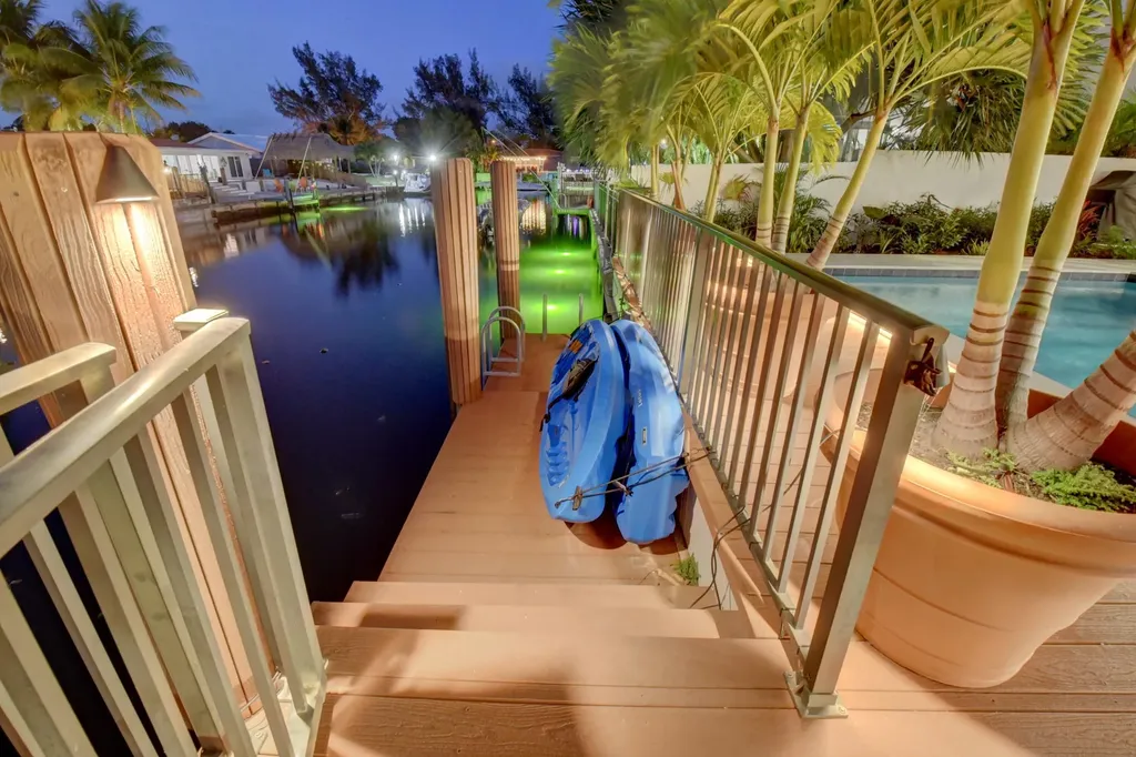 399 SW 15th Street Boca Raton FL 33432