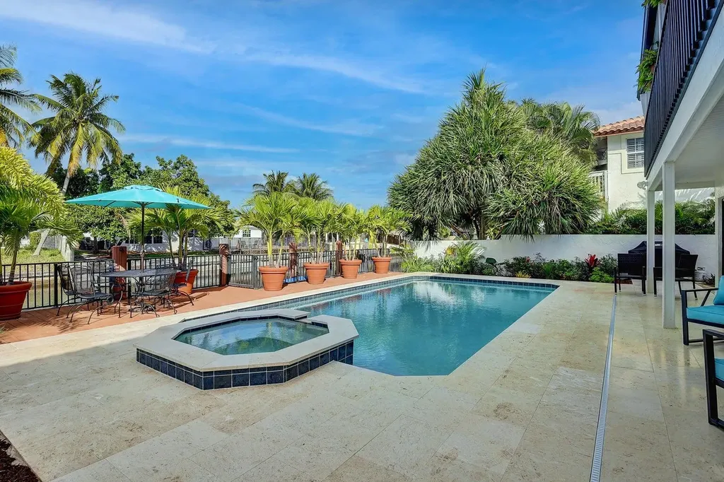 399 SW 15th Street Boca Raton FL 33432