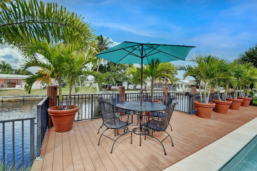 399 SW 15th Street Boca Raton FL 33432