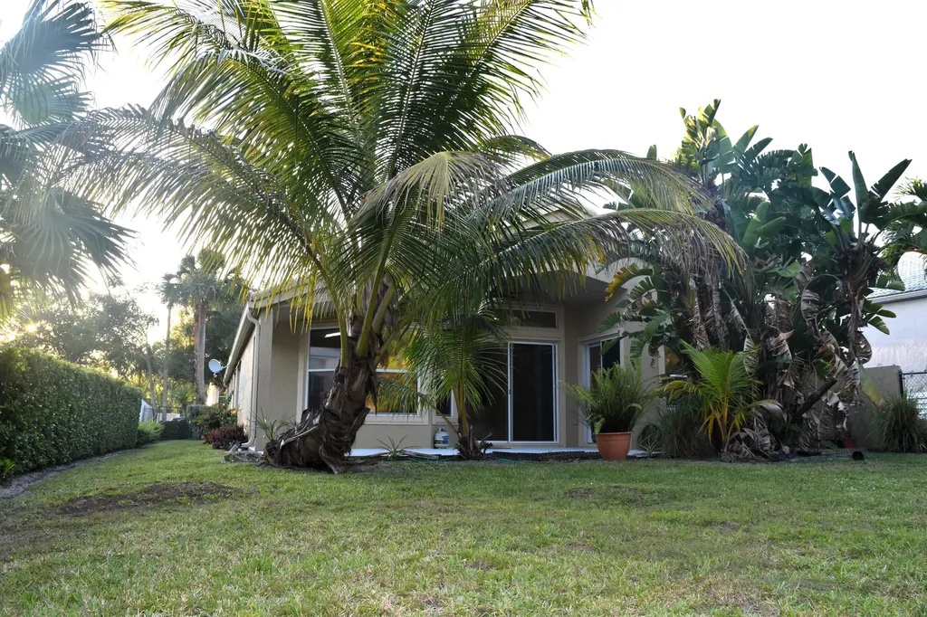 6166 Cotton Rose Lane Lake Worth FL 33467