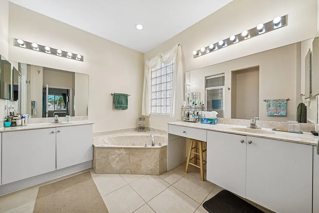 8147 Viale Matera Lake Worth FL 33467