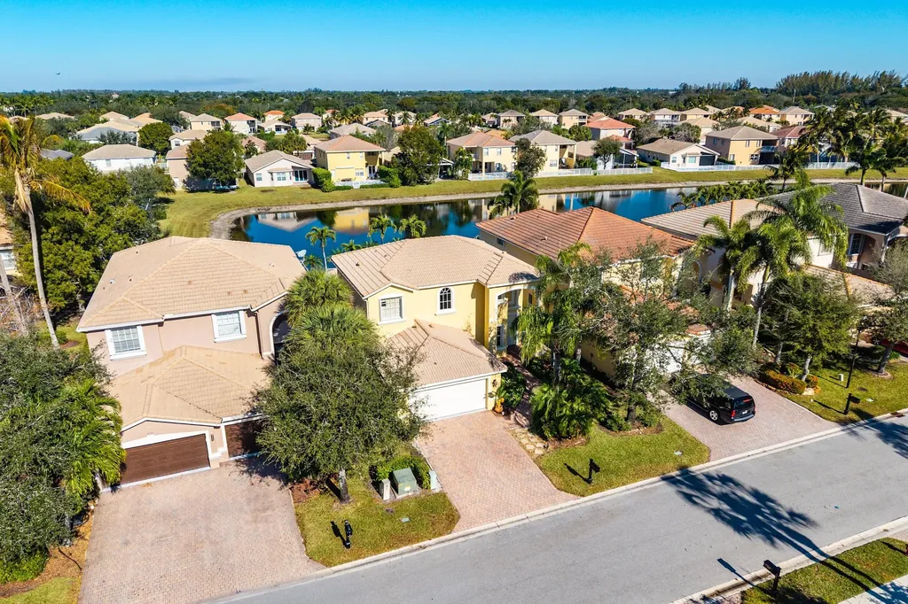 8147 Viale Matera Lake Worth FL 33467