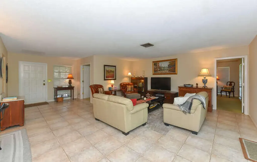493 Forestview Drive Atlantis FL 33462