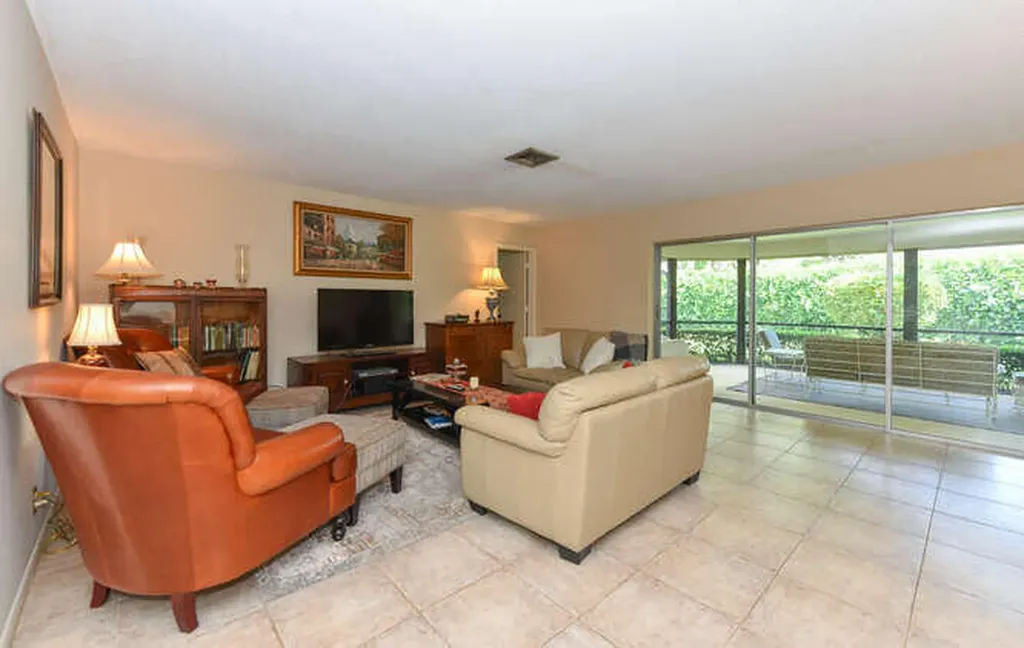 493 Forestview Drive Atlantis FL 33462