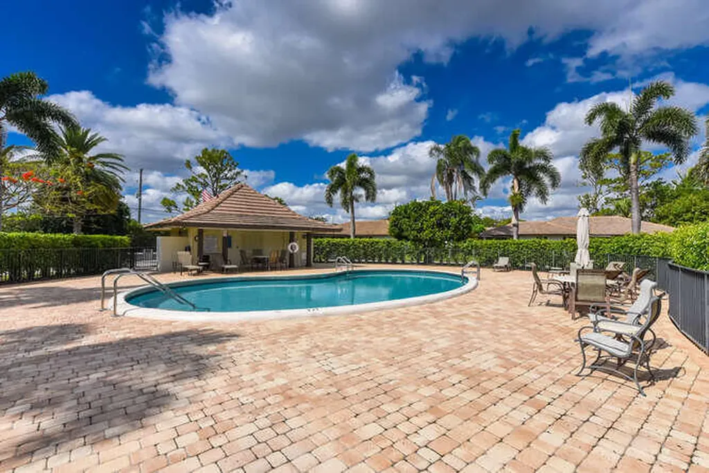 493 Forestview Drive Atlantis FL 33462