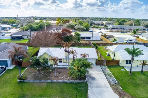 798 SW Carmelite Street Port St Lucie FL 34983
