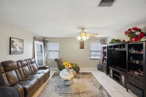 1301 SW 75th Avenue North Lauderdale FL 33068