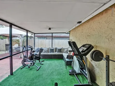 1301 SW 75th Avenue North Lauderdale FL 33068