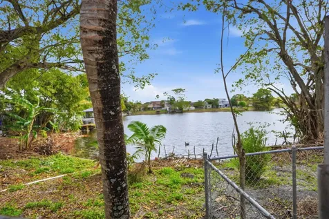 1301 SW 75th Avenue North Lauderdale FL 33068