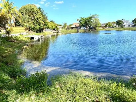 1301 SW 75th Avenue North Lauderdale FL 33068