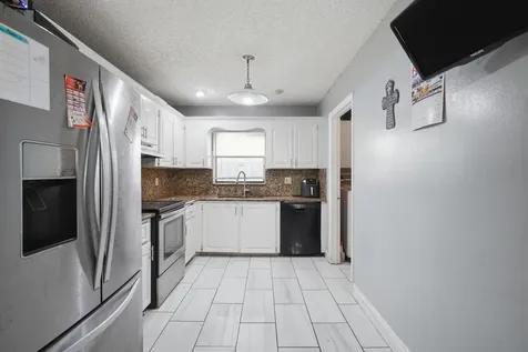 1301 SW 75th Avenue North Lauderdale FL 33068