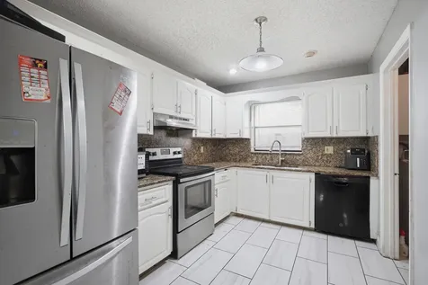 1301 SW 75th Avenue North Lauderdale FL 33068