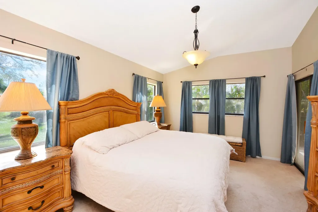 2406 Aspen Way Boynton Beach FL 33436