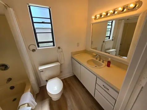 1955 10th Place Vero Beach FL 32960