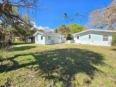 1955 10th Place Vero Beach FL 32960