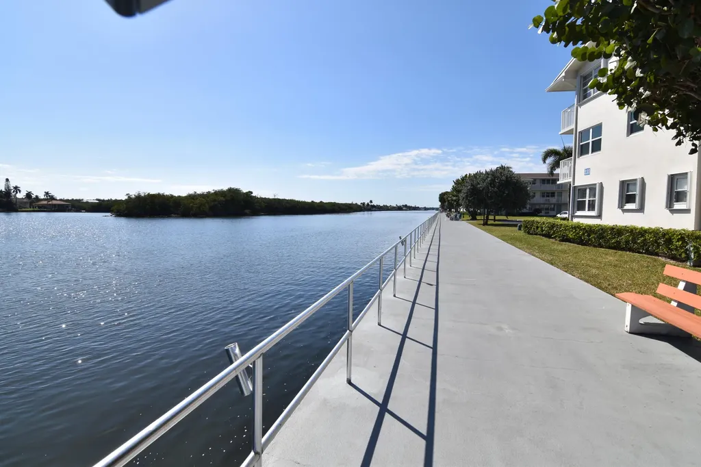 150 Horizons E Boynton Beach FL 33435