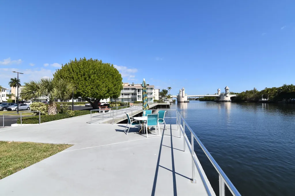 150 Horizons E Boynton Beach FL 33435