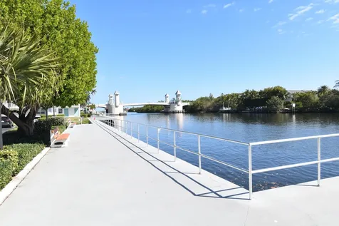 150 Horizons E Boynton Beach FL 33435