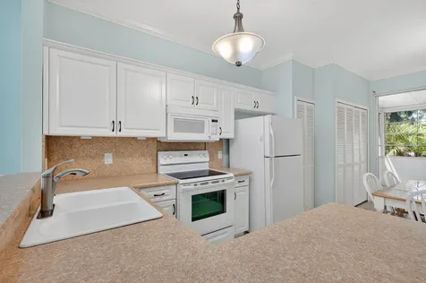 523 NW San Remo Circle Port St Lucie FL 34986