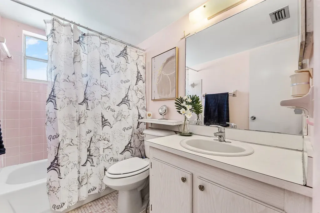 2191 NE 1st Court Boynton Beach FL 33435