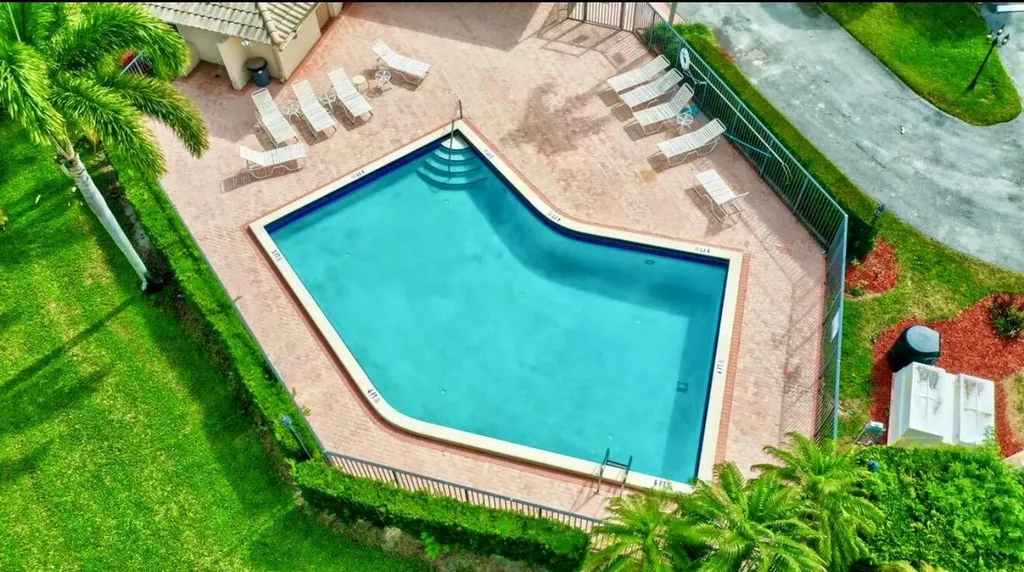 7587 Solimar Circle Boca Raton FL 33433