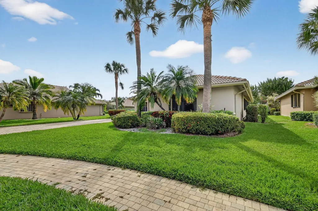 8046 Via Grande Boynton Beach FL 33437
