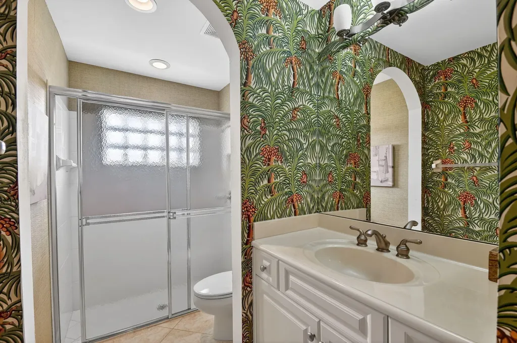 8046 Via Grande Boynton Beach FL 33437